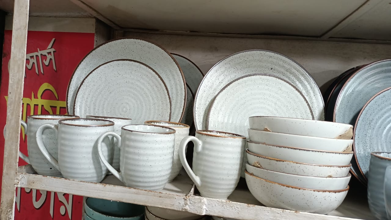 Picture of 24 pis dinner set 6 pi plate 6 pis half plte 6 pis mug 6 pis curry /soup bowl