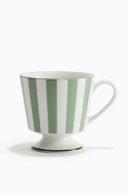 Picture of Footed porcelain mug
