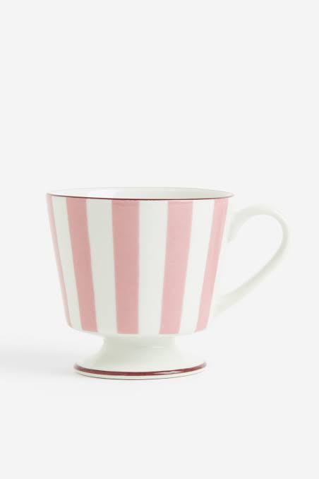Picture of Footed porcelain mug
