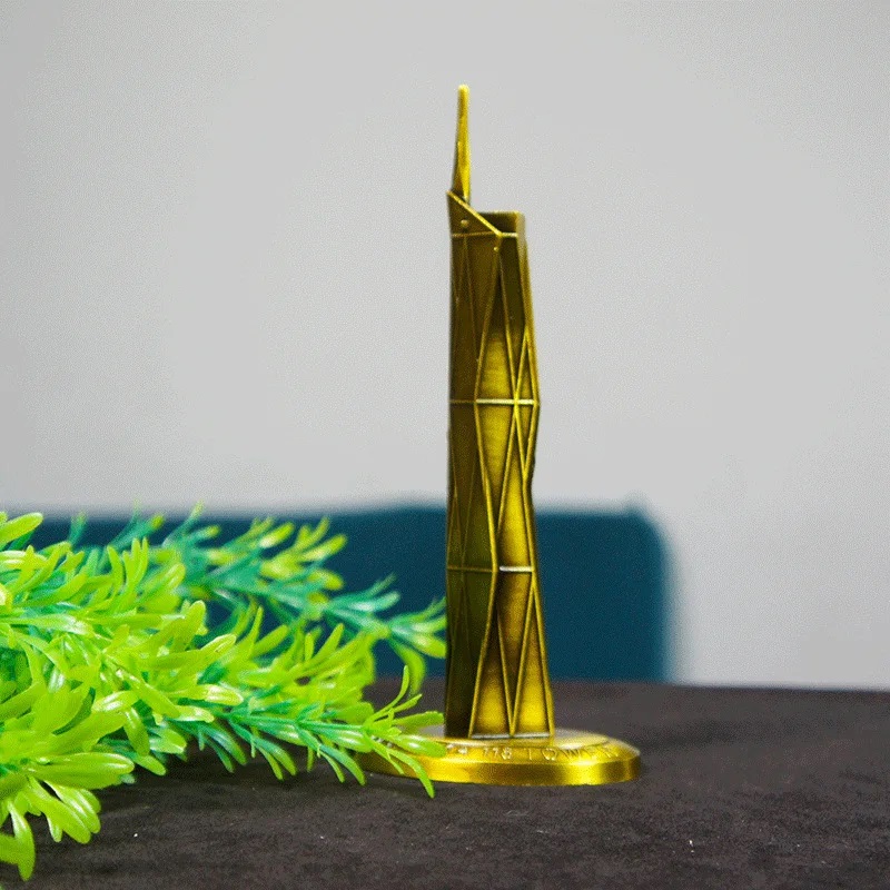 Picture of New Kuala Lumpur Landmark Metal Merdeka 118 Tower Model the World's Tallest Building Model Tourism Memorial Home Office Decor