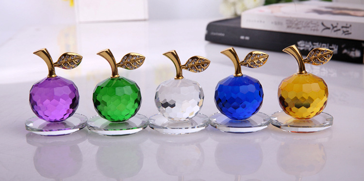 Picture of Crystal Apples Ornaments Christmas Eve Xmas Crafts Festive Birthday Gifts Beautiful Fashionable Transparent Crystal Glass Apple