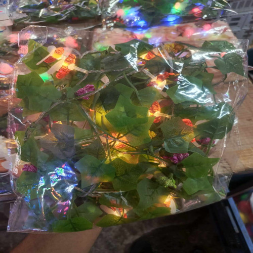 Picture of 6 feet Leaf String 20pcs Fairy Light