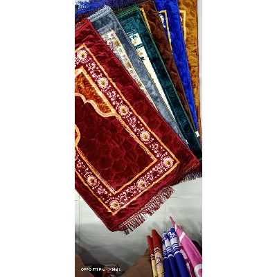 Picture of China Prayer Mat (Jaynamaz) - Extra Soft Velvet Mixed Red color Form Suba International.
