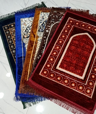 Picture of China Prayer Mat (Jaynamaz) - Extra Soft Velvet Mixed Red colour Form Golden Plus
