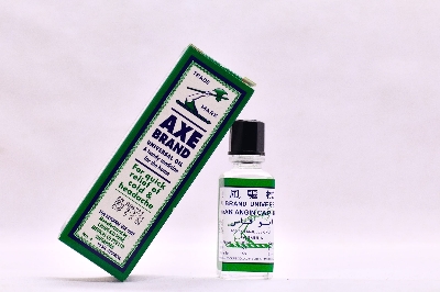 Picture of Universal Brand Medicated Oil Instant Cold and Headache Pain Relief 10ml SINGAPORE