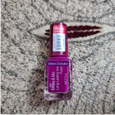 Picture of Nail polish for women Miss & Mrs Shade- 117