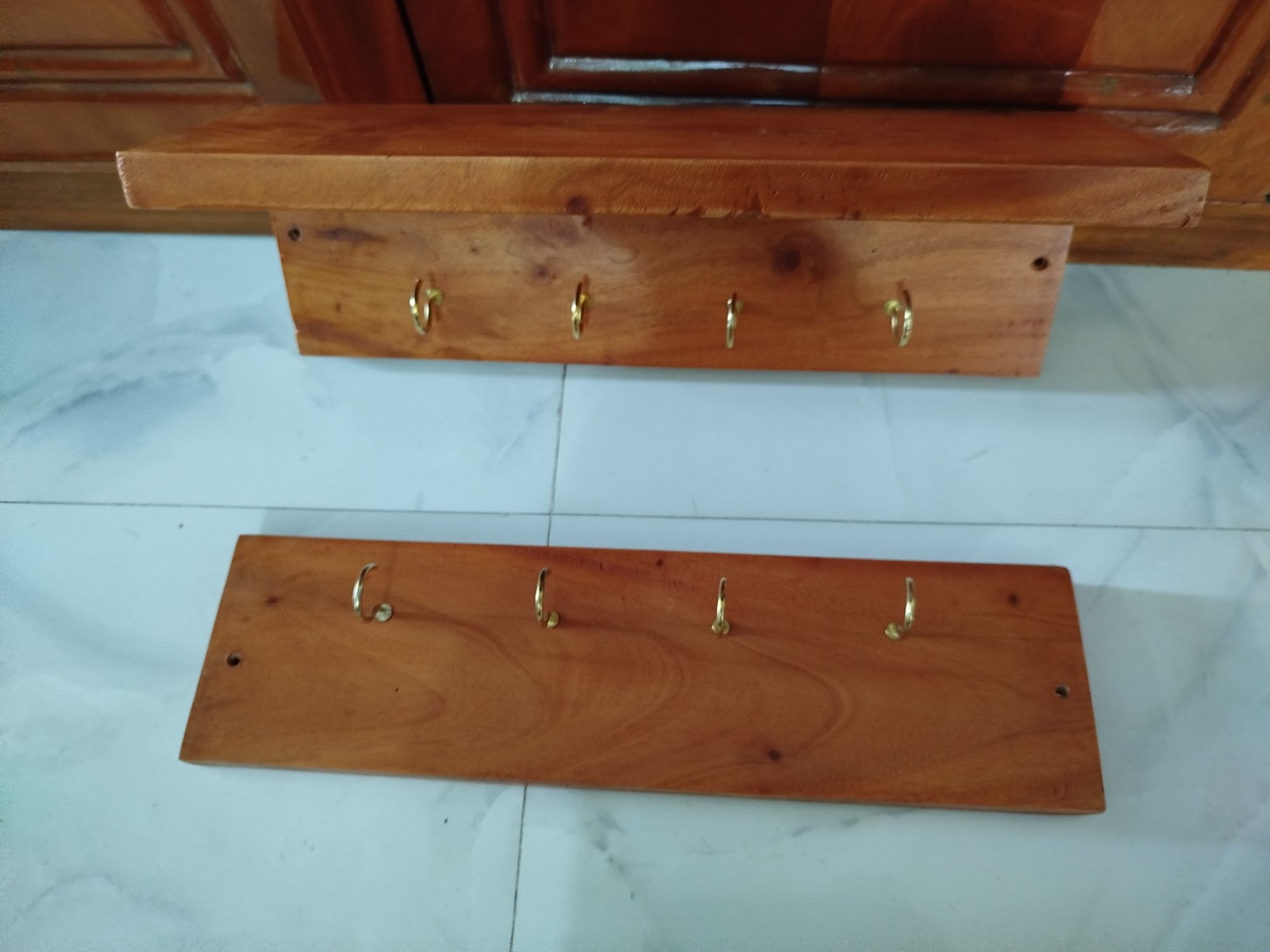 Picture of Wooden Wall Mount Cup Rack Kitchen Bar 8 Mug Hooks Mug & Cup Holder for Carafes Tea Cups Coffee Mugs