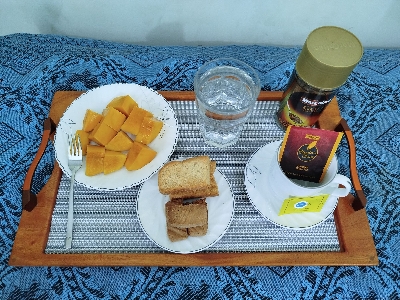 Picture of modern wooden tray with mat 19"inch by 11" inch big size