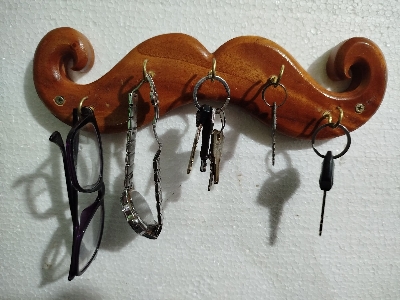 Picture of modern wooden kee holder 12"inch by 4"inch