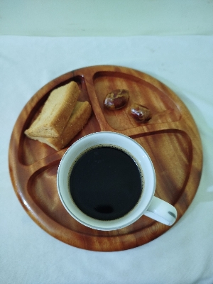 Picture of Morden wooden breakfast tray 9"inch by 9"inch