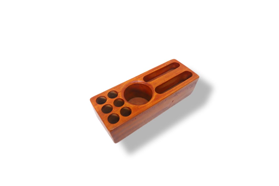 Picture of wooden pen, card, murker pen and mobile holder with polish