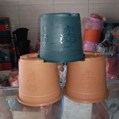 Picture of 5 Inch Round Planter Flower Tub (5 Pics)