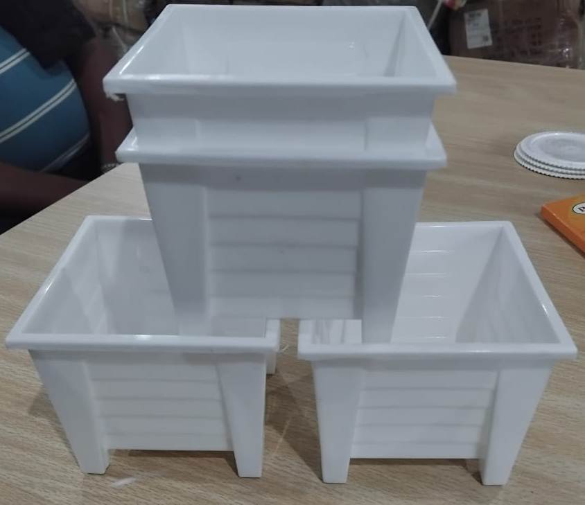 Picture of 10- CM(4Inchi) Plastic mapela Flower Tob 4 Pcs