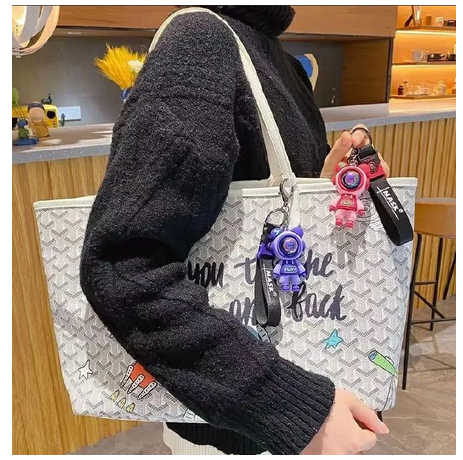 Picture of Key Ring for Girls and Key Chain Astronaut Doll Decorative Key Chain New Lightning Bear Keychain Cartoon Couple Backpack Zipper Pendant Car Electric Key Ring