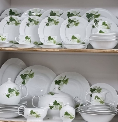 Picture of Newfangled - 52 Pcs Ceramic Dinner set Green leaf .