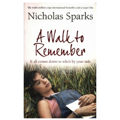 Picture of A Walk to Remember by Nicholas Sparks Paperback