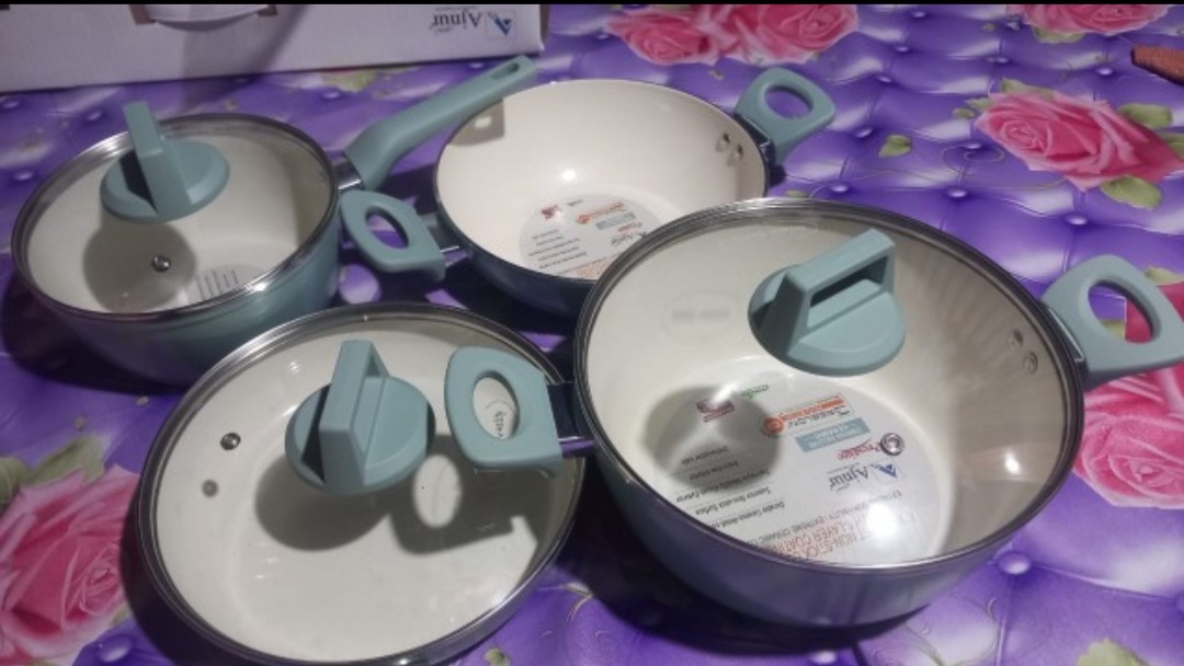 Picture of Prestiege Granite Coated 7 Pcs Induction Cookware Set For Superior Release -1Pc Casserol, 1Pc Fry pan, 1Pc Karai, 1Pc Milk pan and 3 lids Gift And Home Use