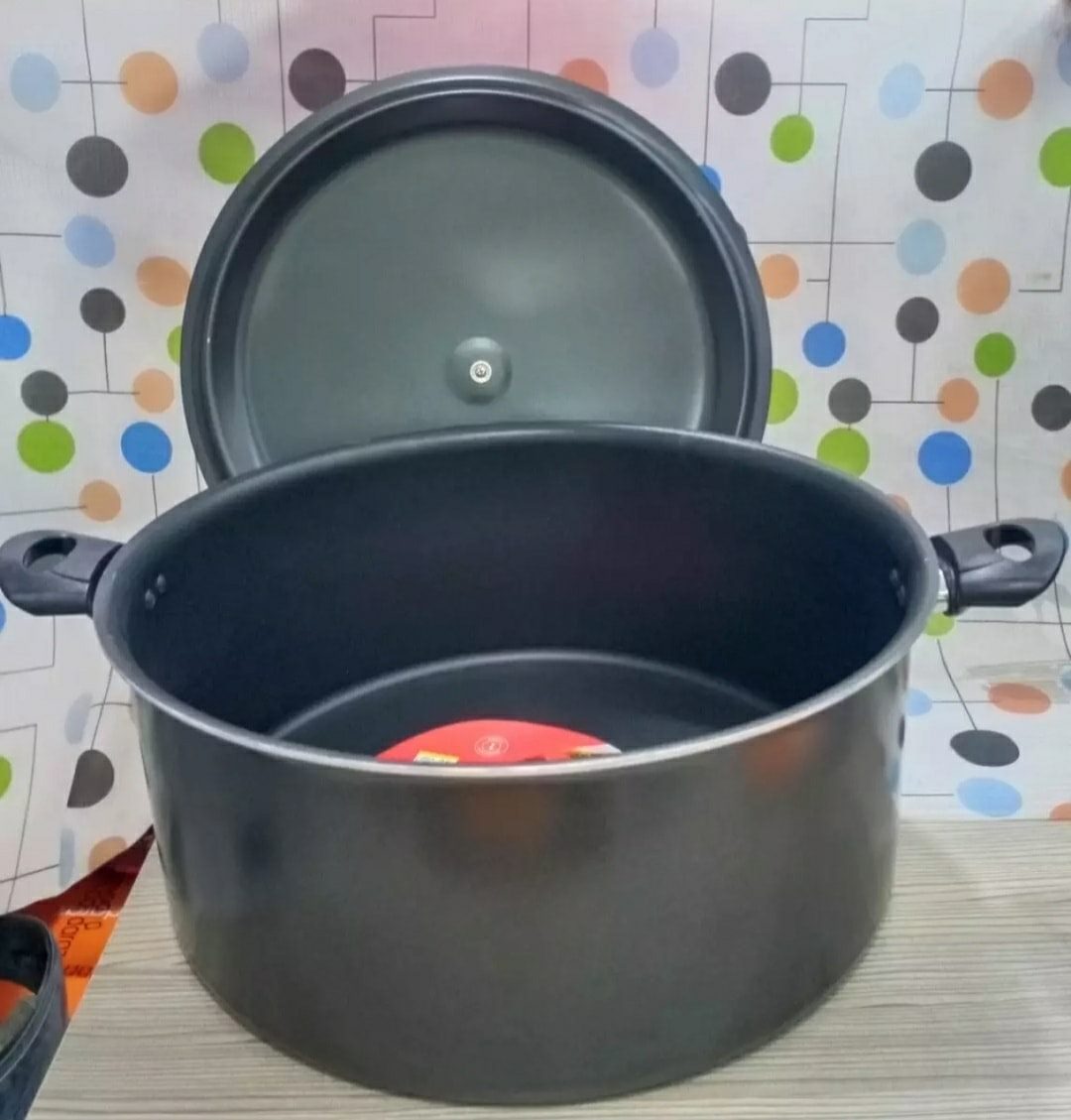 Picture of Kiam 40cm Marble Coated Party Casserole With Lid