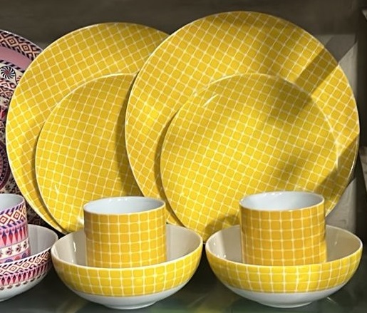 Picture of 24 Pieces Ariane Dinner Set YELLOW Design