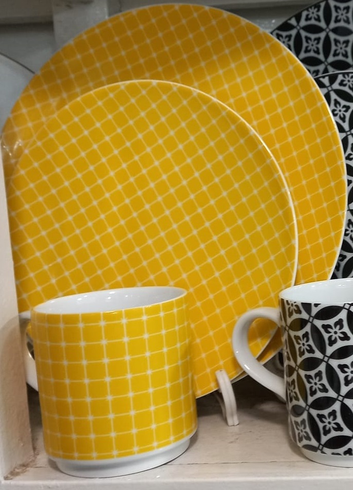 Picture of 24 Pieces Ariane Dinner Set YELLOW Design