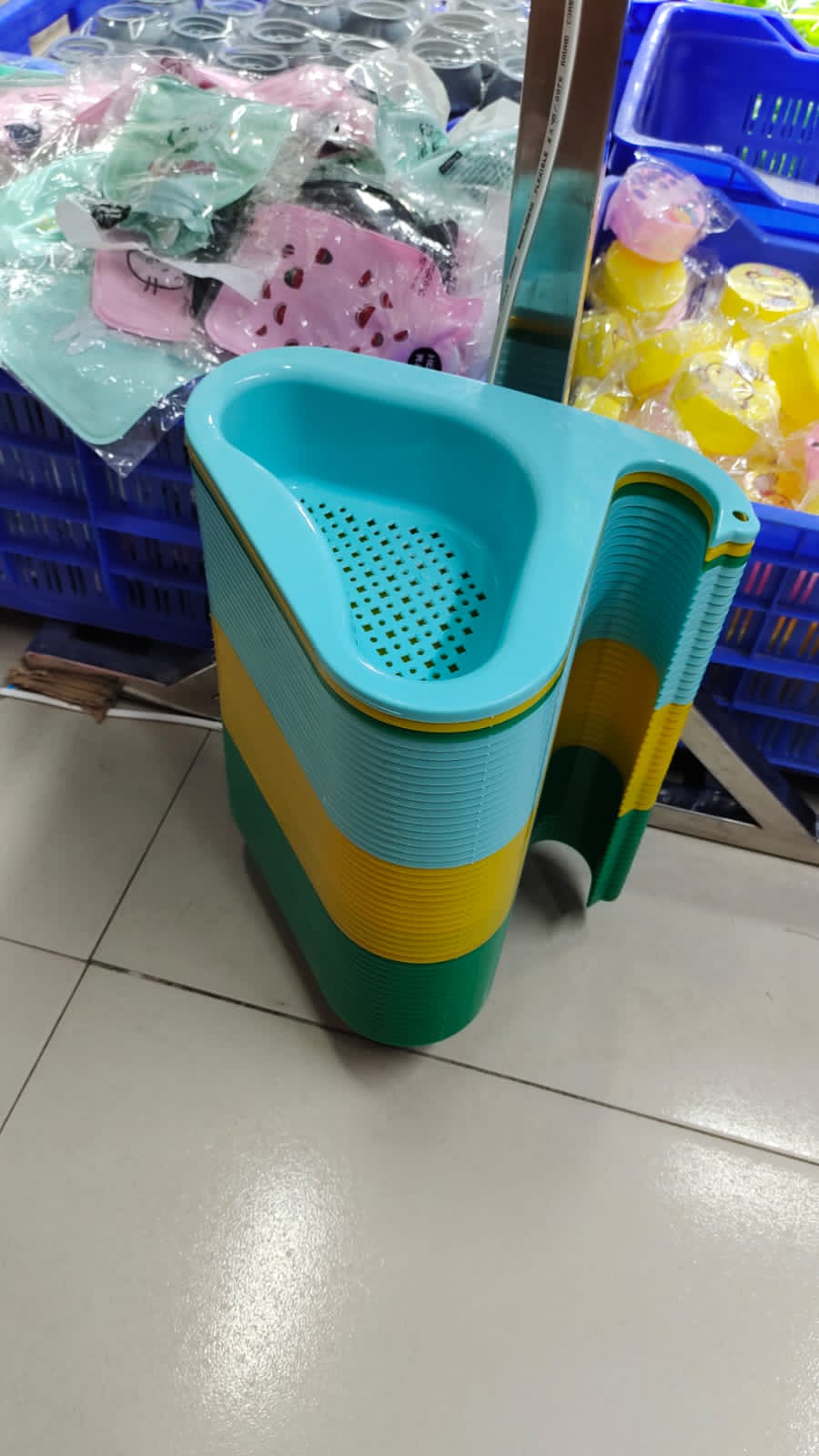Picture of Multifunctional Drain Basket Swan Shaped Leftover Sink Strainer Sink Swan Drain Basket
