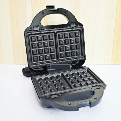 Picture of RedSwiss 3 In 1 Sandwich Maker RSWM-003 with Sandwich Plate, Grill Plate & Waffle Plate
