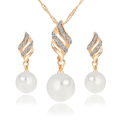 Picture of Fashion Women Necklace Earrings Jewelry Sets Crystal Gold Color Big Simulated Pearl Wedding Party Jewelry Sets For Women