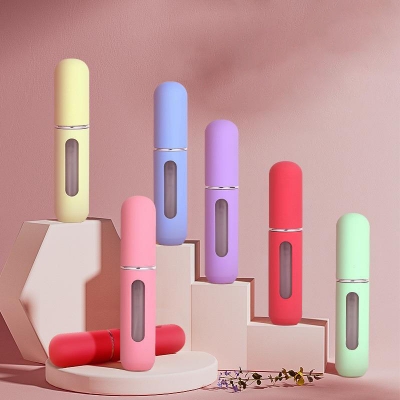 Picture of MUB NEW DESIGN Macaron Color 5ml Refillable Travel Perfume Bottles Mini Empty Perfume Atomizer Bottles With Silver Pump