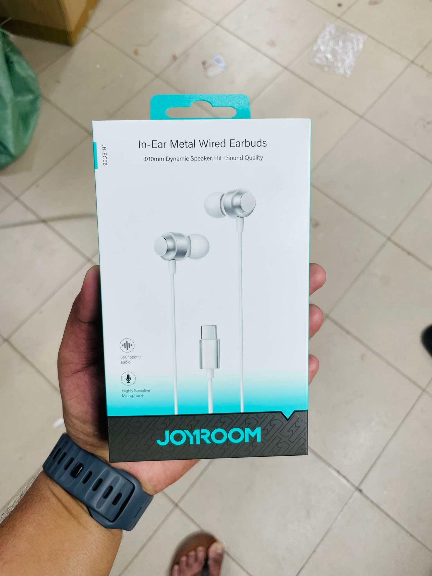 Picture of JOYROOM JR-EC06 Type-C Metal Wired In-Ear Earbuds with Ergonomic Design and HiFi Sound