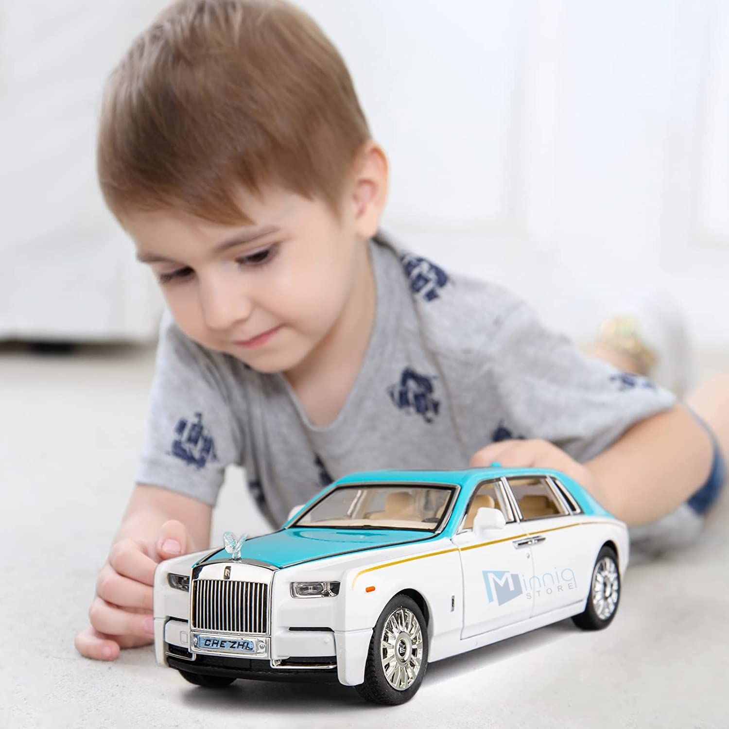 Picture of 1:24 Rolls Royce Phantom Mansory Family Alloy Car Toy Car Metal Collection Model Car Sound and light Toys For Children Gift