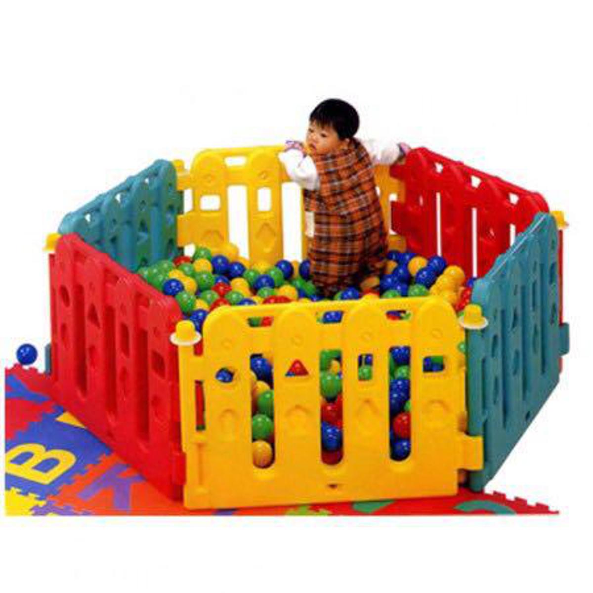 Picture of Play yard + Lucky Baby Safety gates play panel set Visit