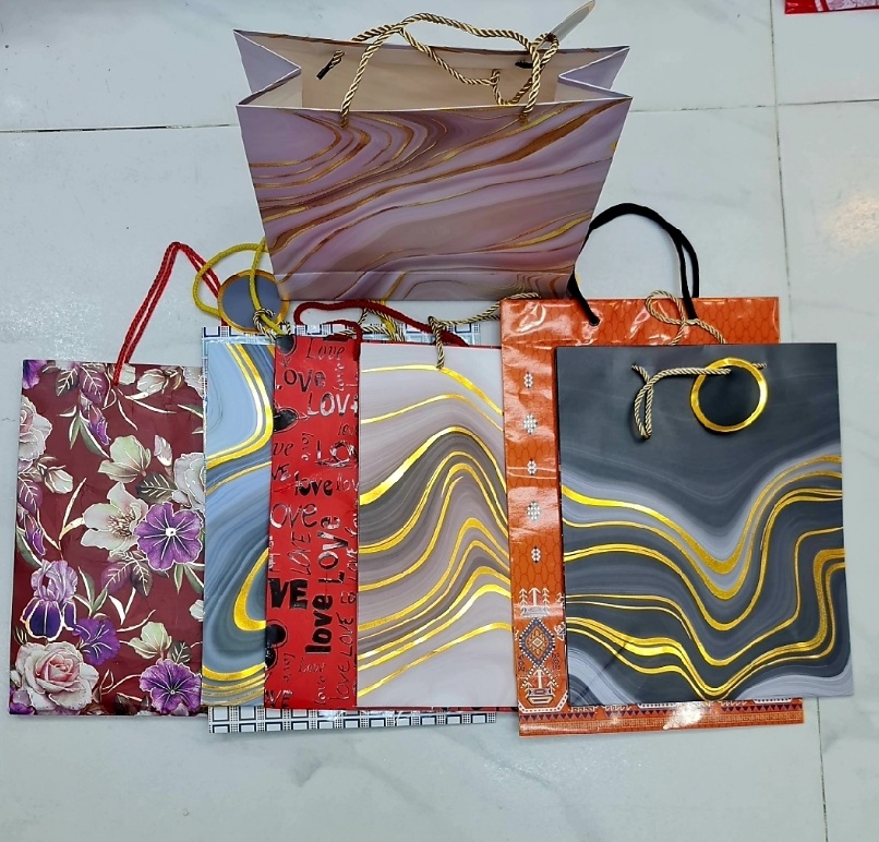 Picture of 3D Paper Gift Bag birthday marriage Day valentine Day all occasion gift Zipper Bag