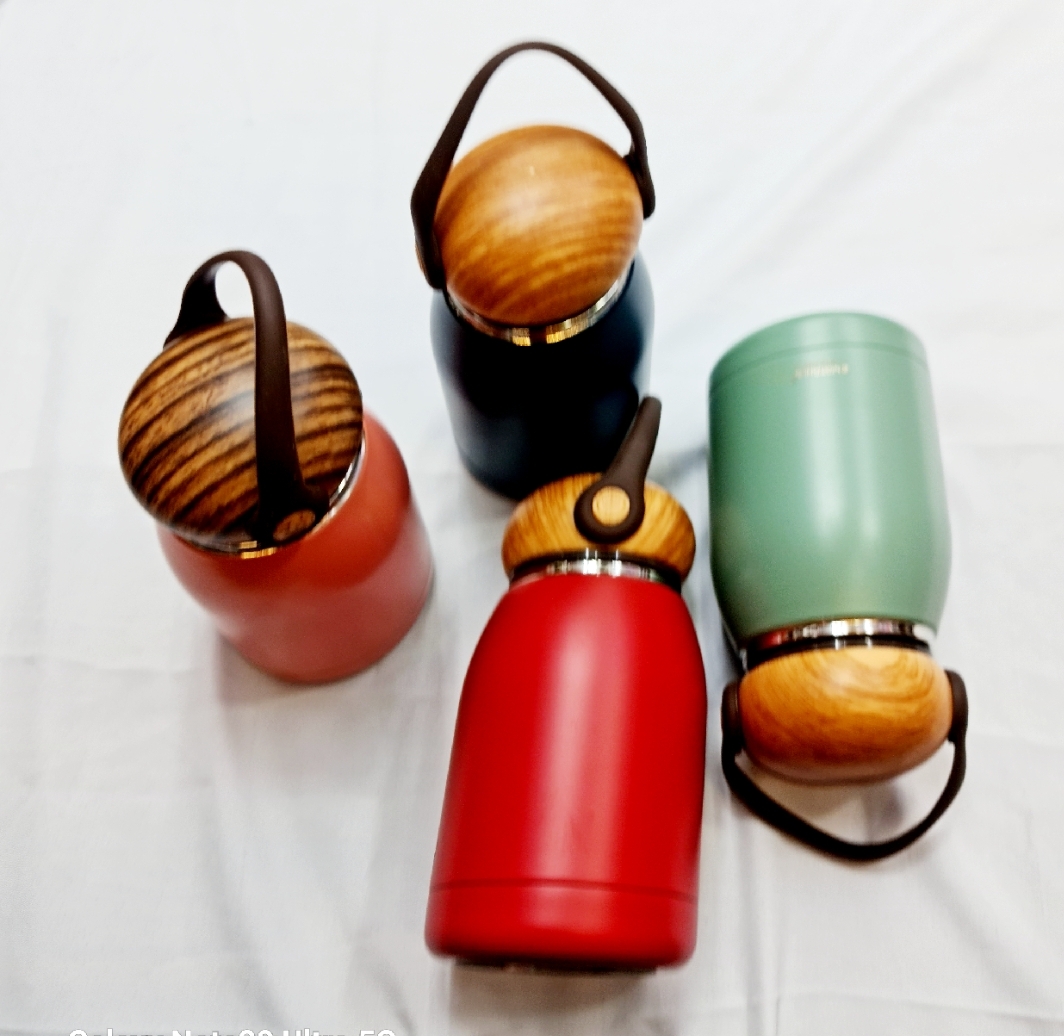 Picture of 300ml Cartoon Vacuum Thermos Kid Water Bottle Stainless Steel Cup Flasks Mug Children Gift 860ml Stainless Steel Bottle  Portable Thermos Insulated Hot Cold Water Bottle Vacuum Flask For Children