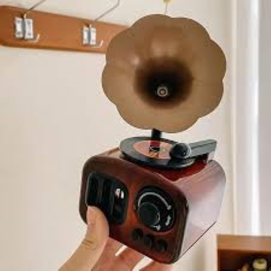 Picture of 1pc, New Music Box, Retro Phonograph Music Box Decoration Ornament Musical Box Table Desk Decoration Valentine's Day Gifts