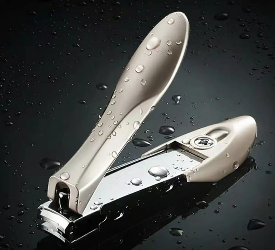 Picture of With nail file: Stainless steel nail clippers, nail clippers, nail clippers Mr. Green nail clippers are simple and stylish.