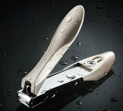 Picture of With nail file: Stainless steel nail clippers, nail clippers, nail clippers Mr. Green nail clippers are simple and stylish.