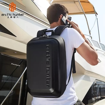 Picture of Arctic Hunter B00451 Lock Hard Shell Bag with 15.6 inch Water-resistant bag.