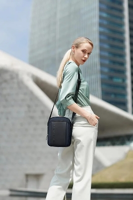 Picture of Arctic Hunter K00542 Waterproof Anti-Theft Crossbody Bags