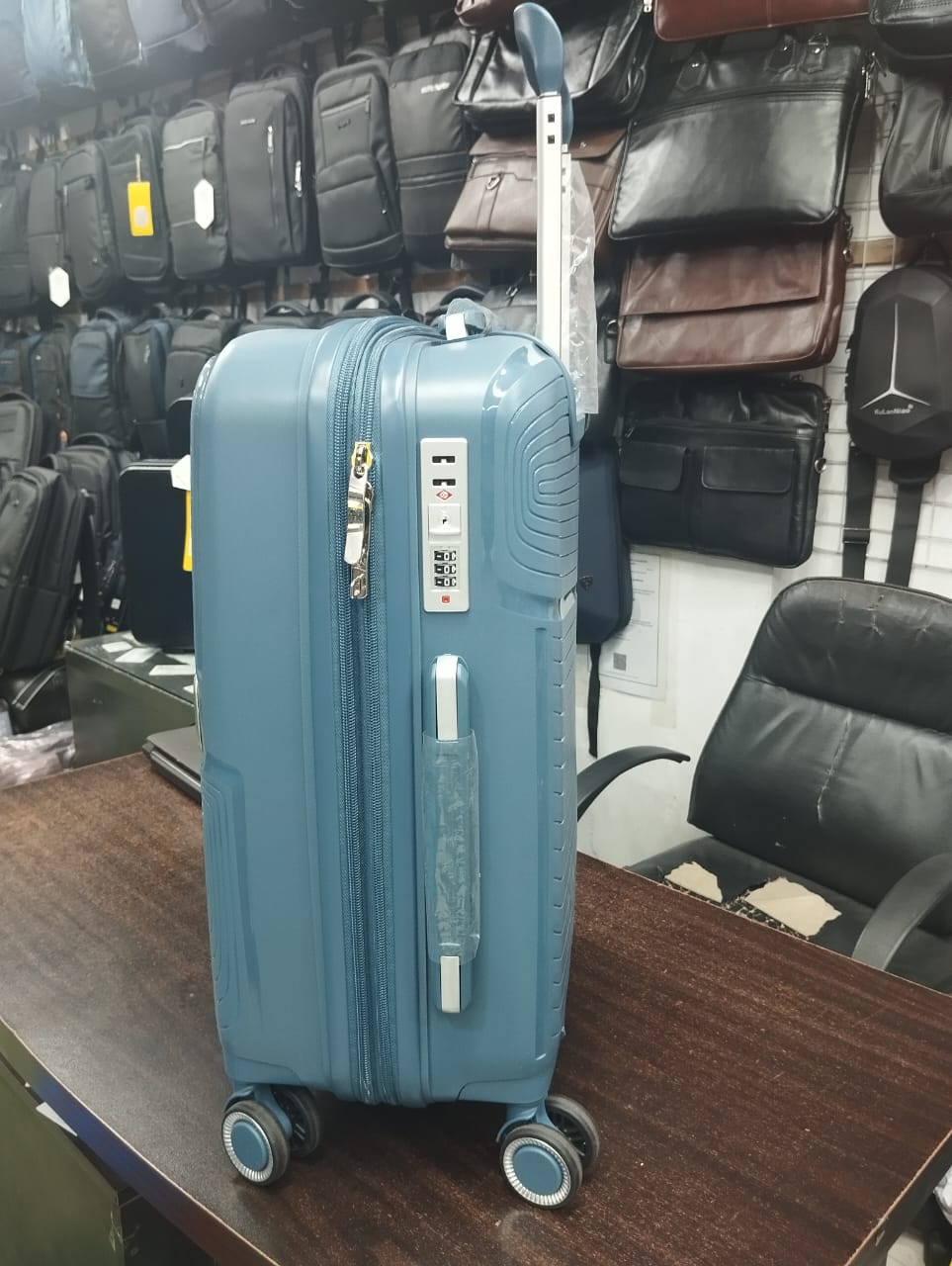 Picture of Suitcase Universal Wheel Small Rolling Luggage 20 ‘’ Inch