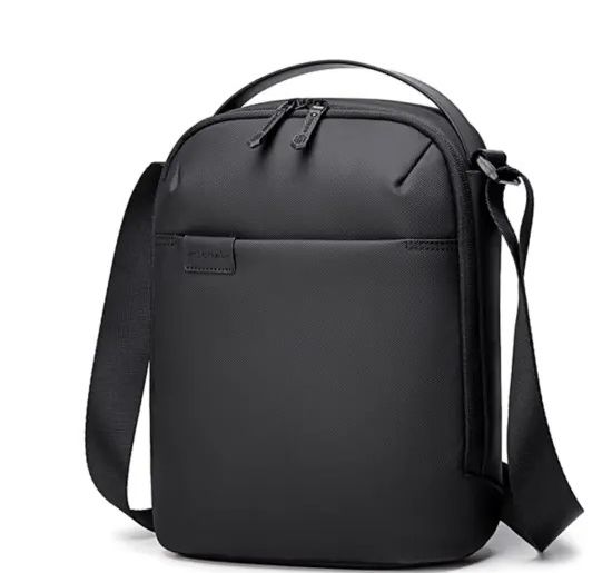 Picture of Arctic Hunter K00579 cross body sling bag