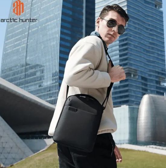 Picture of Arctic Hunter K00579 cross body sling bag