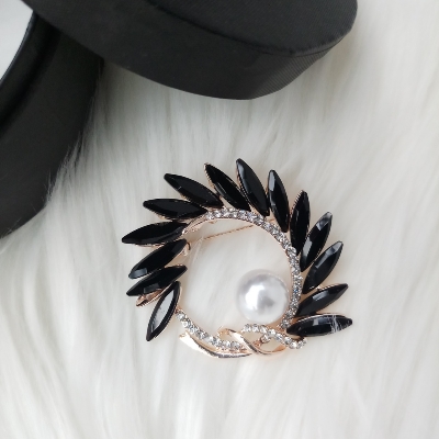 Picture of Stone & Metal Brooch /Hijab Pin/ Saree Pin for Women (Golden) (Imported) M-BRC-1106 - 1 Piece - Brooch - Brooch for Women - হিজাব পিন