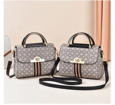 Picture of Light Luxury European Style Women's New Advanced Sense Crossbody Bag