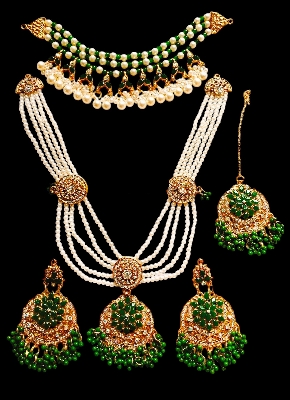 Picture of Beautiful Choker Necklace ,Traditional Fashion Wedding/Party Bridal Choker Necklace Earrings & Tikli. Jewellery Set For Women.