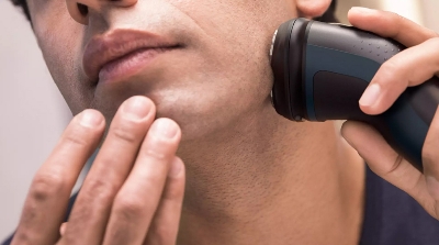 Picture of Philips S1121/41 Wet or Dry Electric Shaver Series 1000 for Men