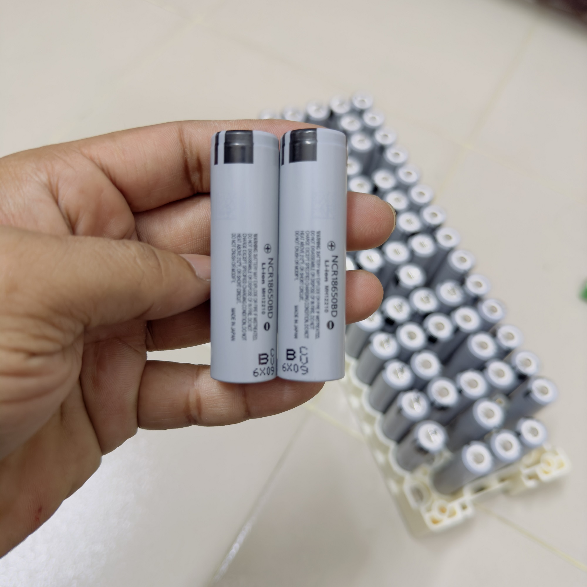 Picture of REAL CAPACITY 3.7V 30000mah 18650 Li Ion Rechargeable Battery 5C Discharge Rate Li-ion Battery For Power Tools- 2pcs