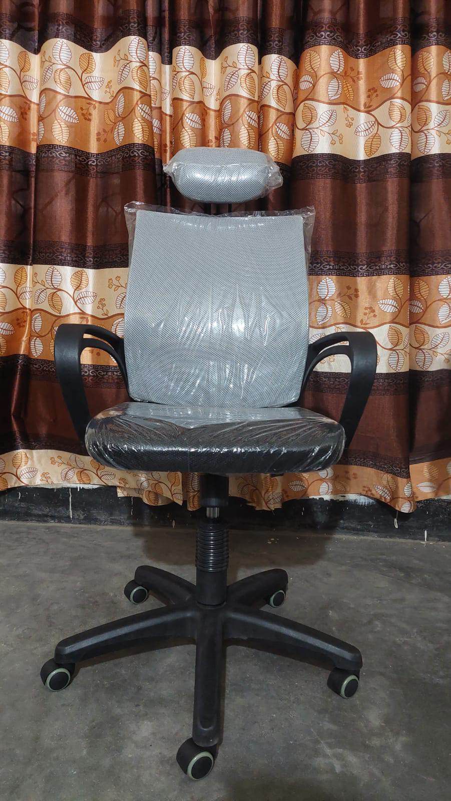 Picture of 7KHP OFFICE REVOLVING CHAIR (CW-EC-07KHP)