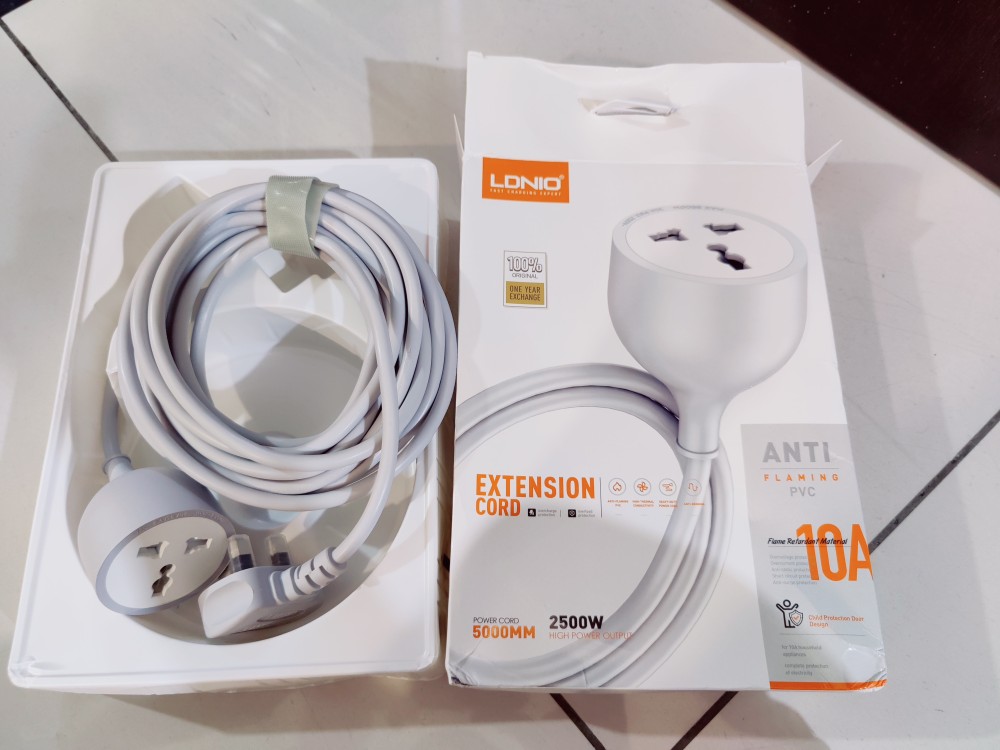 Picture of LDNIO SC1017 Universal power strip with 5m Extension Power Cord One Way Power Socket