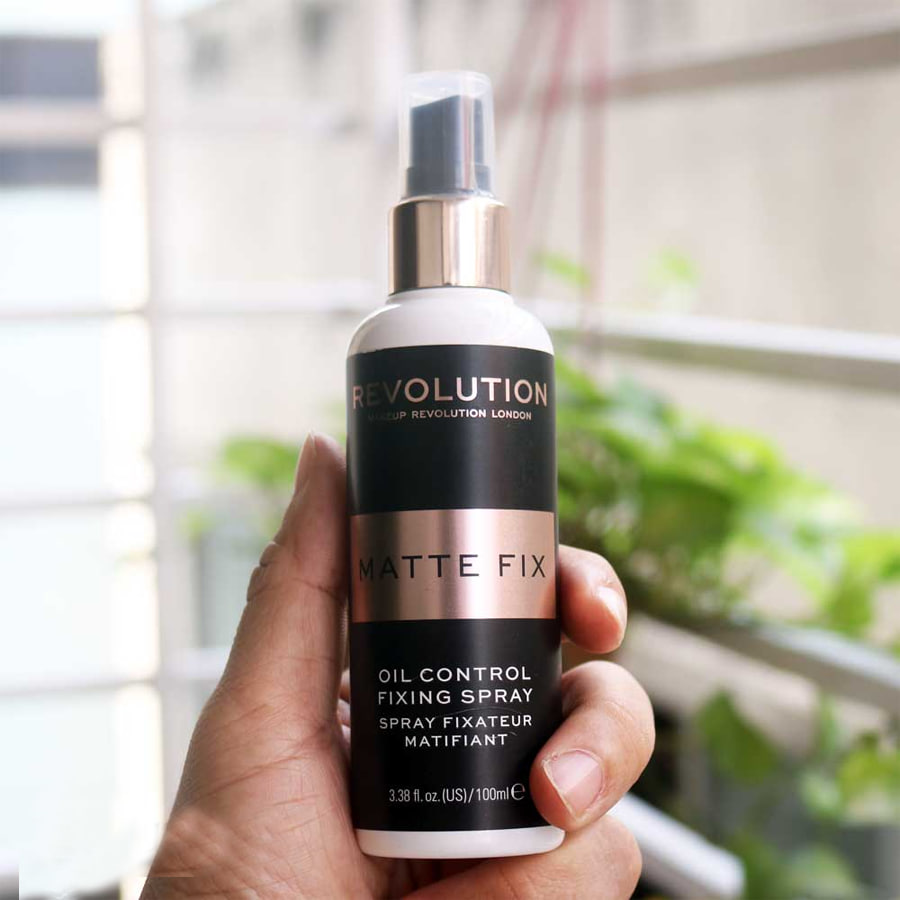 Picture of Revolution oil control fixing spray - 100ml