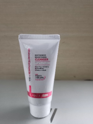 Picture of Laikou pro niacinamide cleanser 50g/Serum 17ml/sunscreen 50g/ cream 30g(tube)  combo